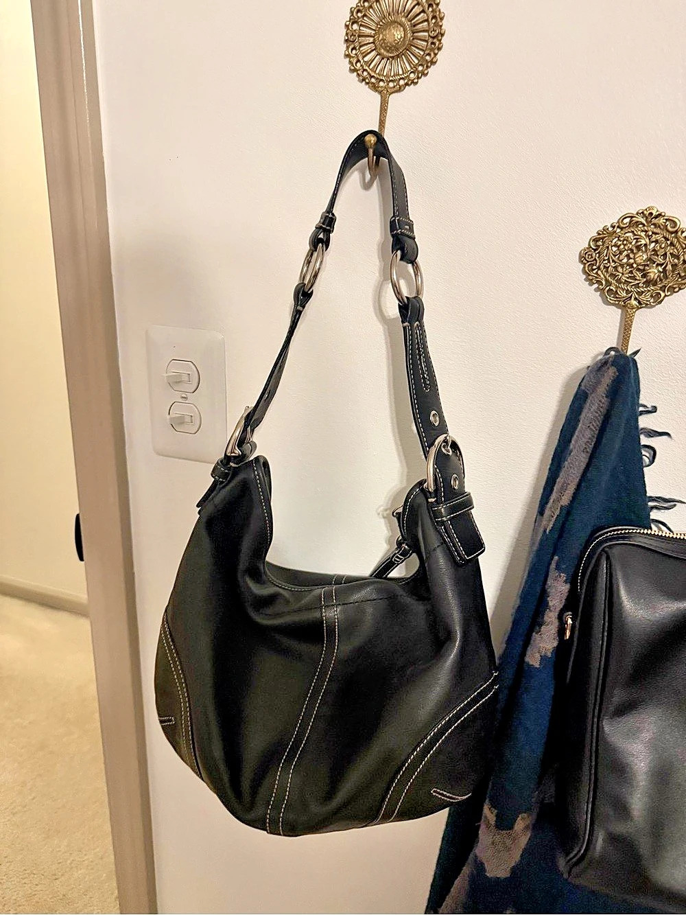 Coach Vintage Coach Soho Leather Hobo Bag 3651 Hobo Shoulder Bag in Black
